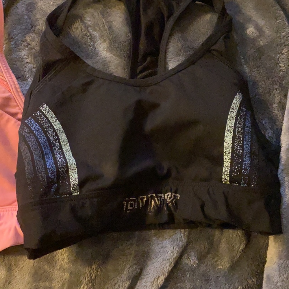 Sports bras - Picture 3 of 4